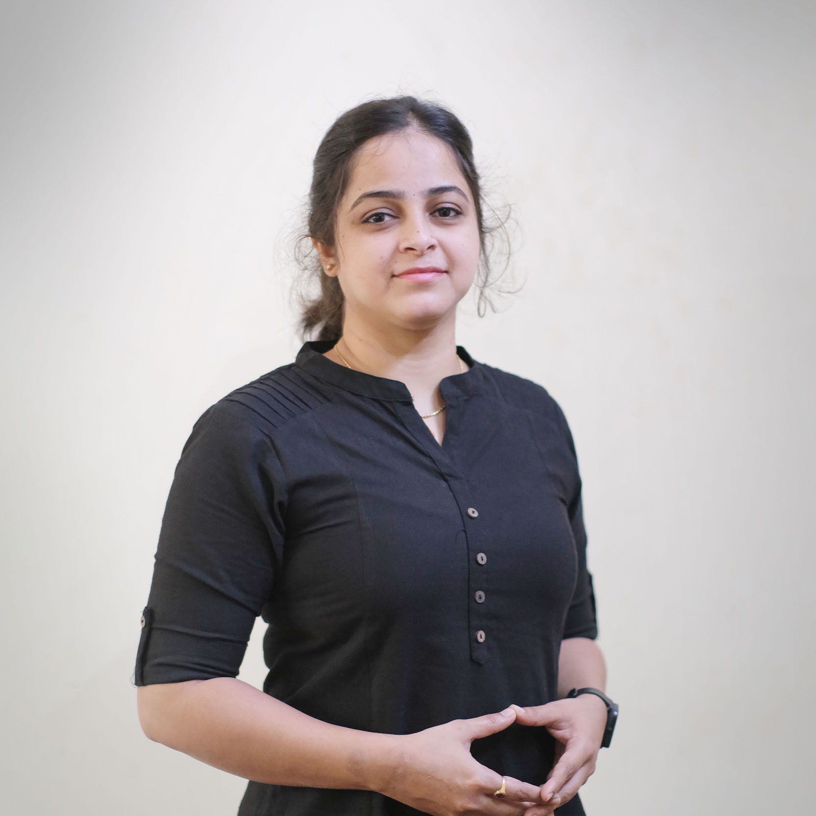 Shantala anatomy teacher for yoga, she is a doctor